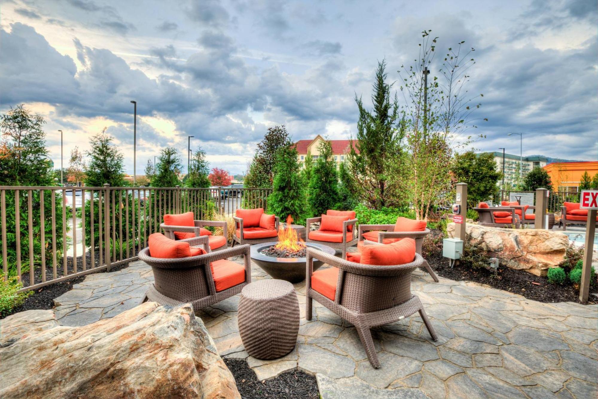Courtyard By Marriott Pigeon Forge Hotel Bagian luar foto