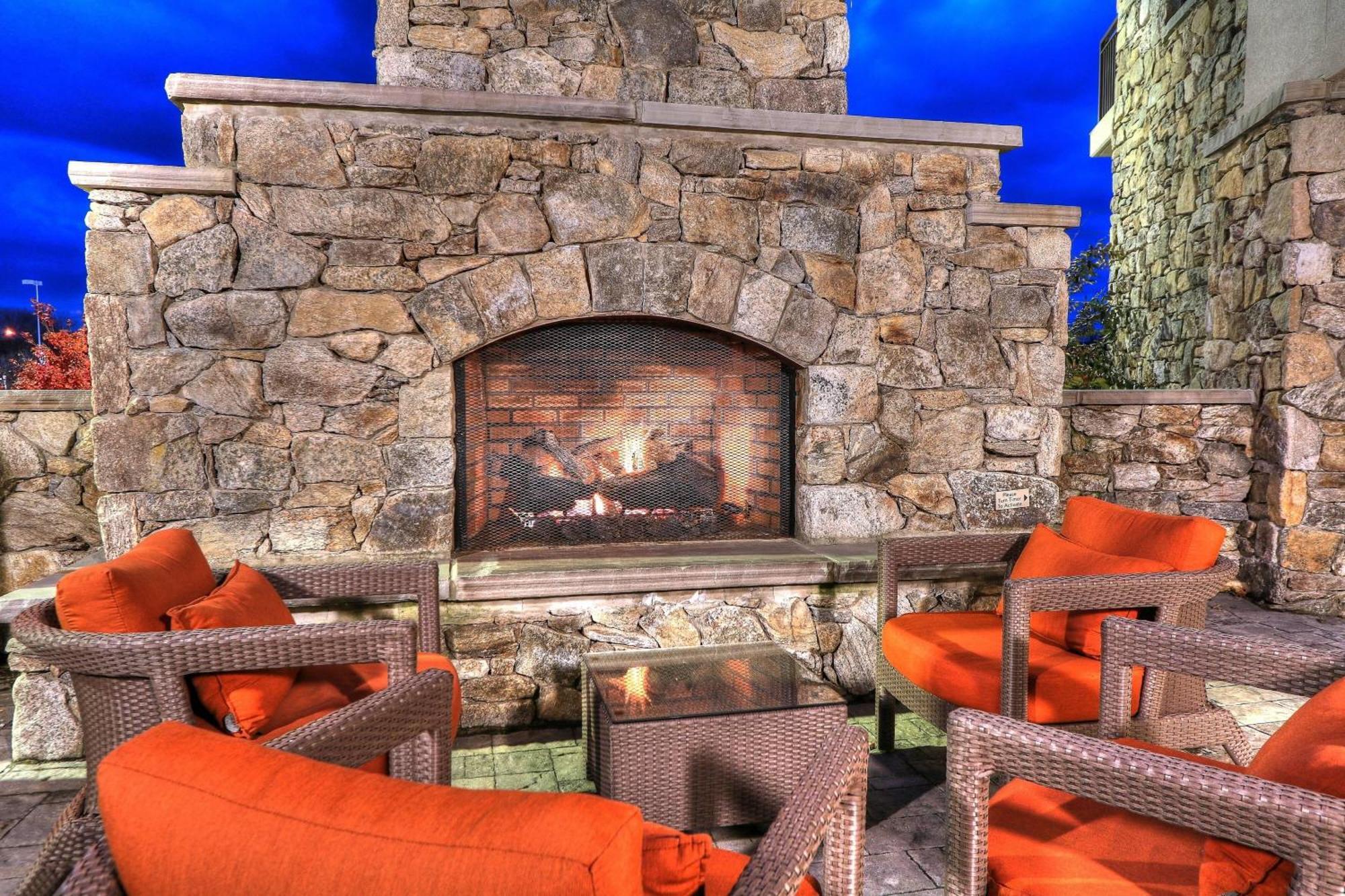 Courtyard By Marriott Pigeon Forge Hotel Bagian luar foto
