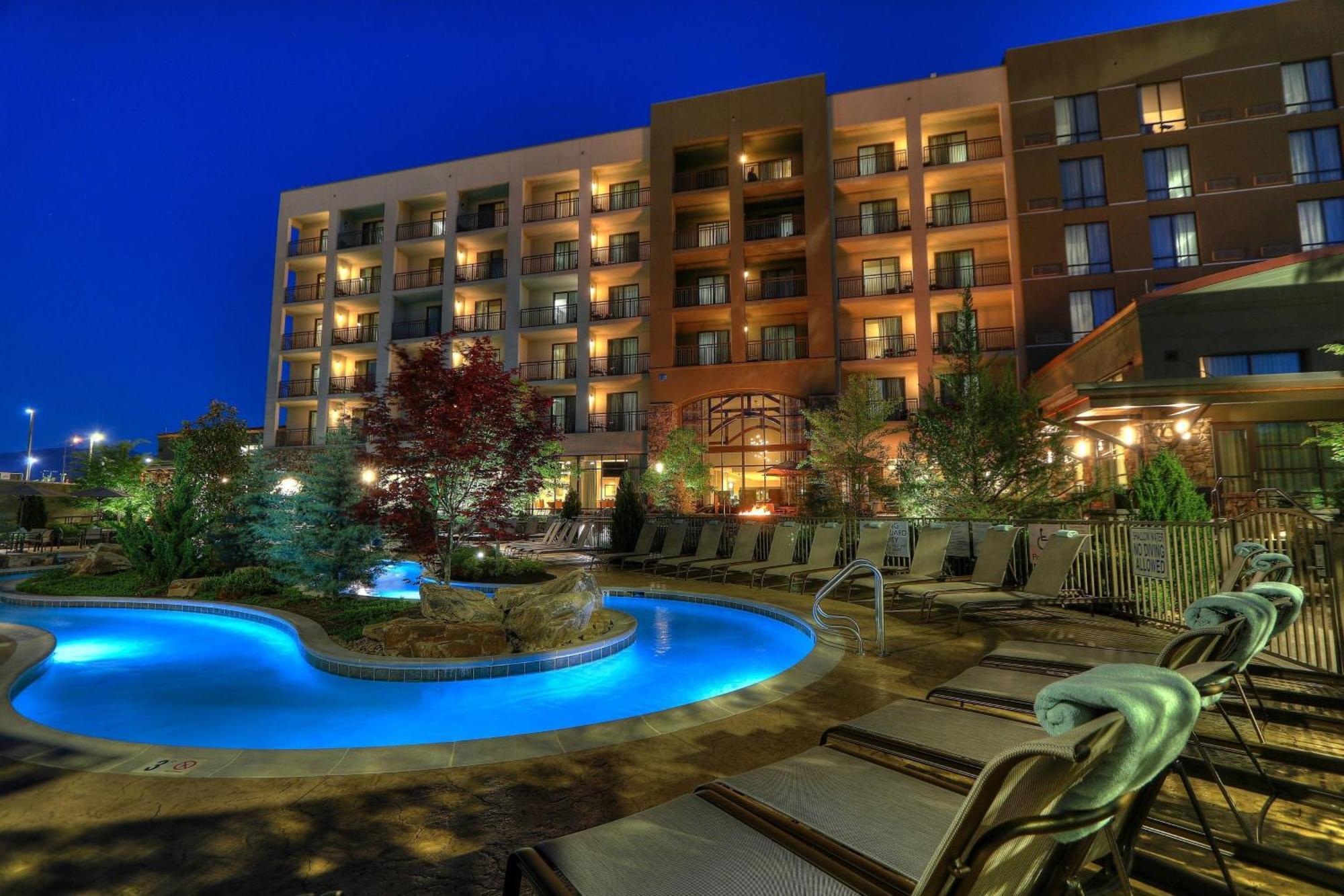Courtyard By Marriott Pigeon Forge Hotel Bagian luar foto